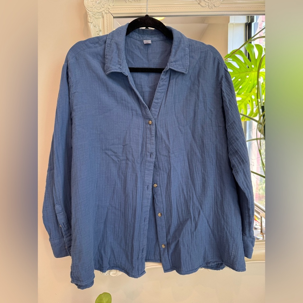 Old Navy Crinkle Gauze Loose Buttowndown